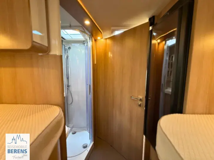 Fahrzeugbild Carthago c-tourer I 143 LE Mercedes #20