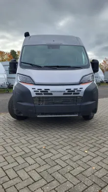 Frontal Vorne Weinsberg CaraBus EDITION FIRE 600 ME 160 PS/Automatik/Licht Paket