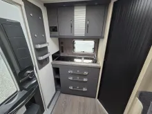 Fahrzeugbild Hobby De Luxe 460 SL 1500kg/Bettverbreiterung/Tempo100/Einzelbetten #9