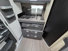 Fahrzeugbild Hobby De Luxe 460 SL 1500kg/Bettverbreiterung/Tempo100/Einzelbetten #10