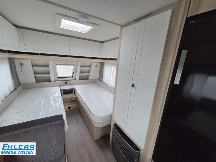 Fahrzeugbild Hobby De Luxe 460 SL 1500kg/Bettverbreiterung/Tempo100/Einzelbetten #15