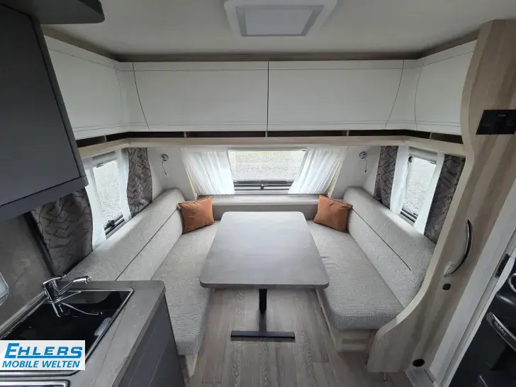 Fahrzeugbild Hobby De Luxe 495 WFB 1800KG/Tempo100/160l Kühlschrank/Antischlingerkupplung #6