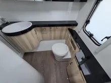 Fahrzeugbild Hobby De Luxe 495 WFB 1800KG/Tempo100/160l Kühlschrank/Antischlingerkupplung #17