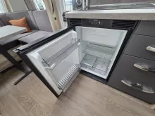Fahrzeugbild Hobby De Luxe 460 LU 1500kg/Tempo100/Antischlingerkupplung/ #13