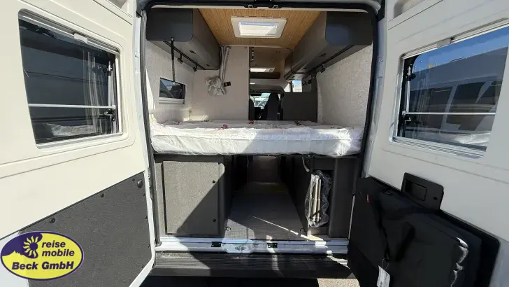 Fahrzeugbild Hymer Camper Van Redwood 601 Black November Deals #25