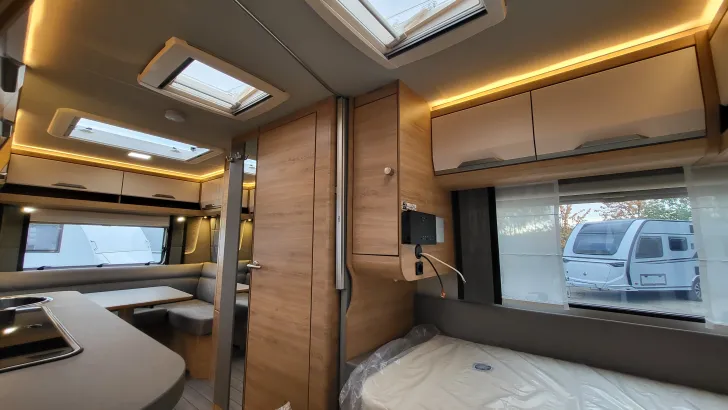 Fahrerhaus Knaus Südwind 500 EU Black Selection