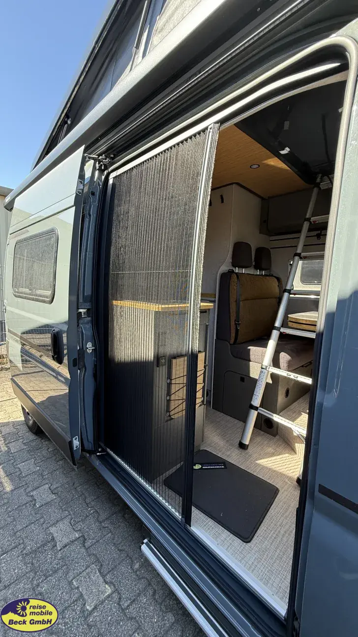 Fahrzeugbild Hymer Camper Van Redwood 600 Black November Deals #7