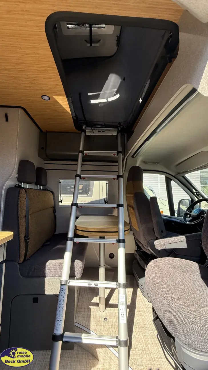 Fahrzeugbild Hymer Camper Van Redwood 600 Black November Deals #8