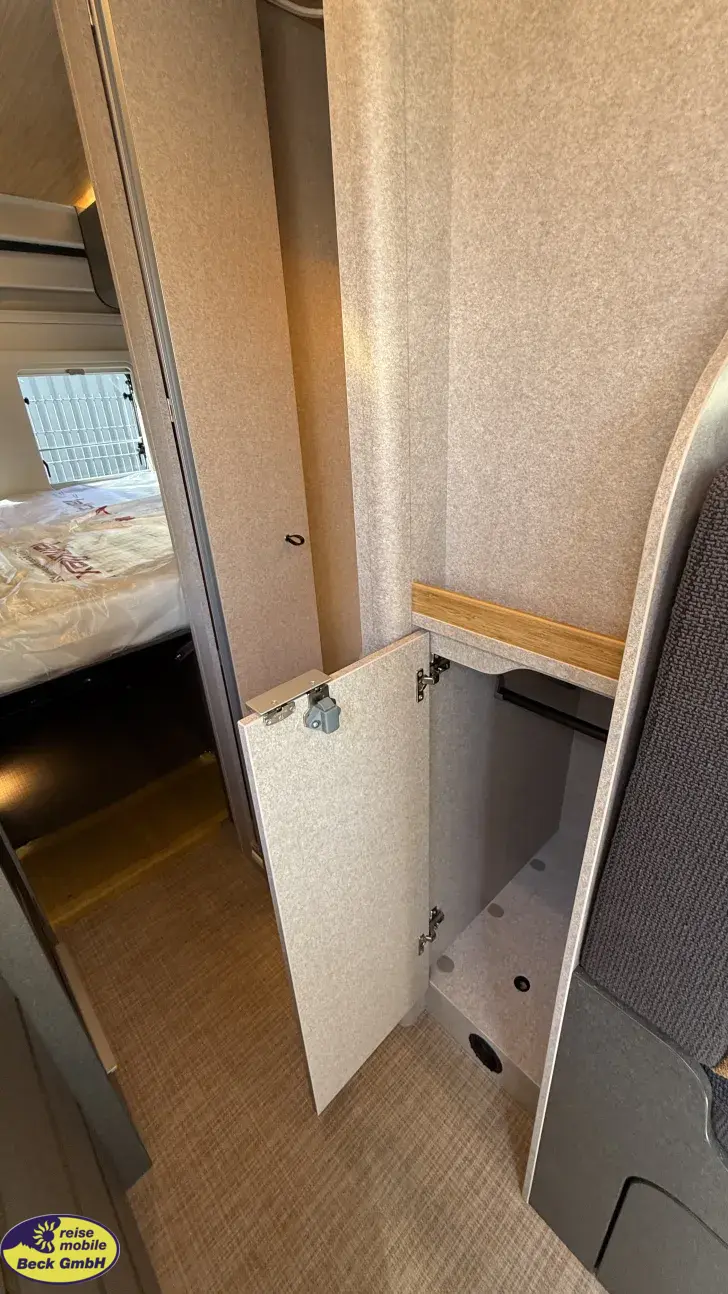 Fahrzeugbild Hymer Camper Van Redwood 600 Black November Deals #17