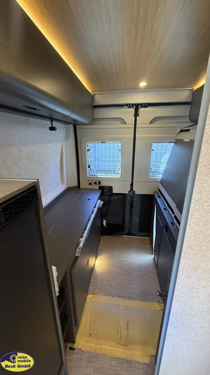 Fahrzeugbild Hymer Camper Van Redwood 600 Black November Deals #22