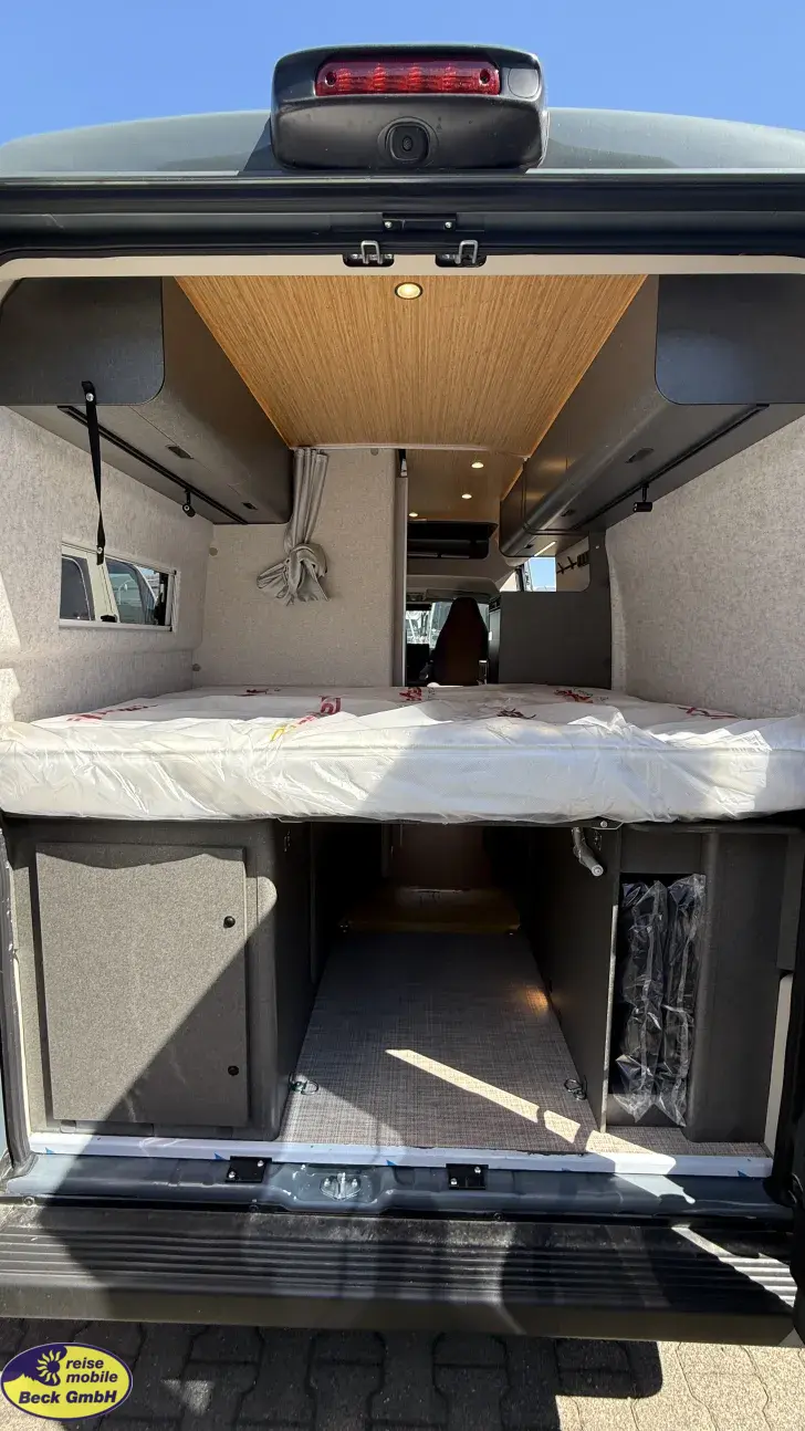 Fahrzeugbild Hymer Camper Van Redwood 600 Black November Deals #26