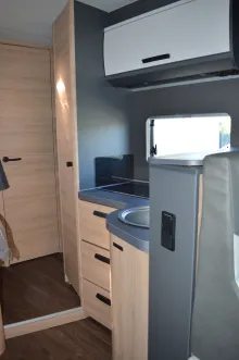 Fahrzeugbild Knaus L!VE WAVE 650 MF Platinum Selection Automatik/140PS #15