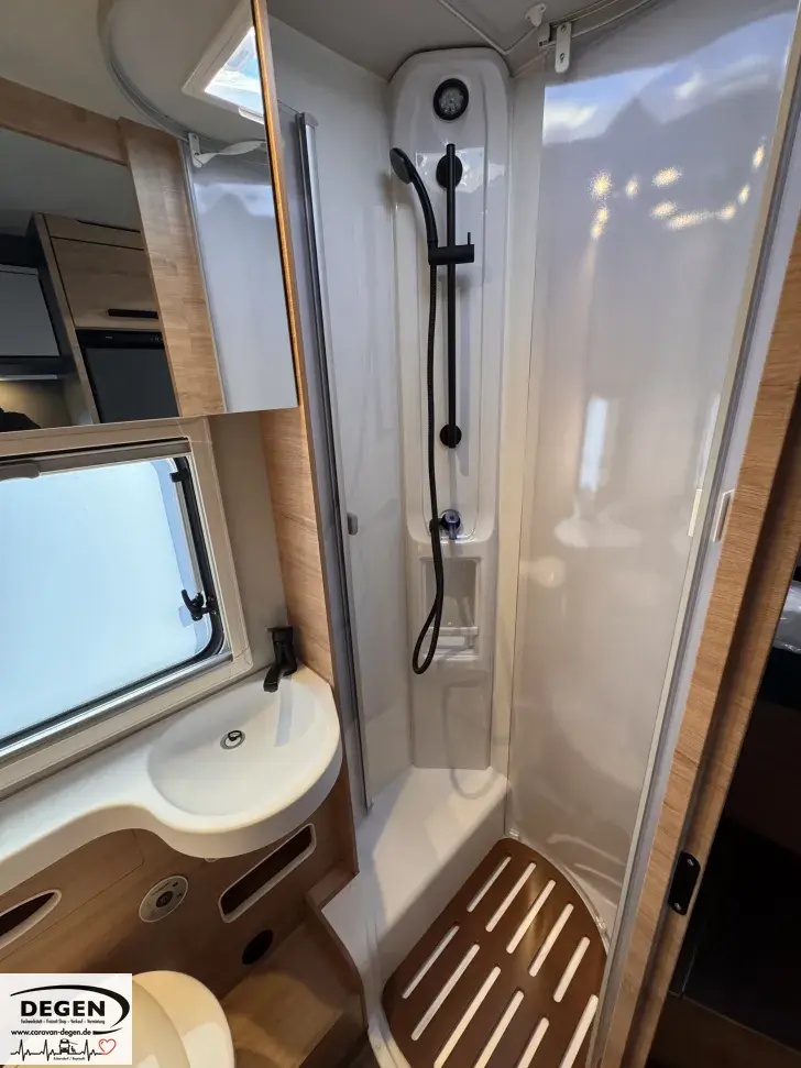 Fahrzeugbild Knaus L!VE WAVE 650 MG Platinum Selection 3-er Thule Lift Radträger #20