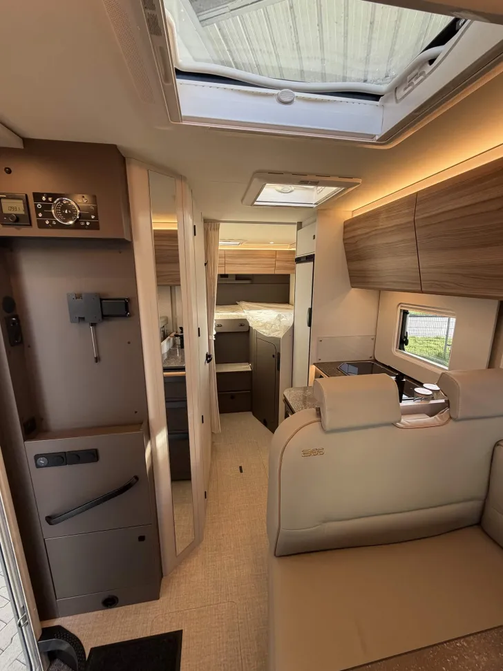 Fahrzeugbild Bürstner B66 690 TD Dieselheizung, Sunroof #5