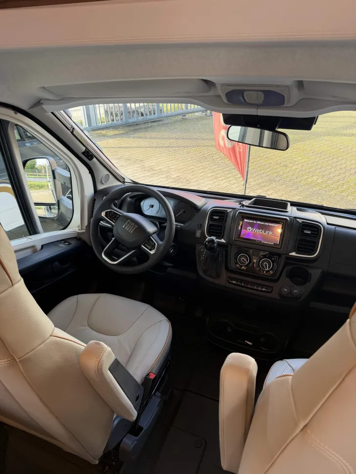 Fahrzeugbild Bürstner B66 690 TD Dieselheizung, Sunroof #10