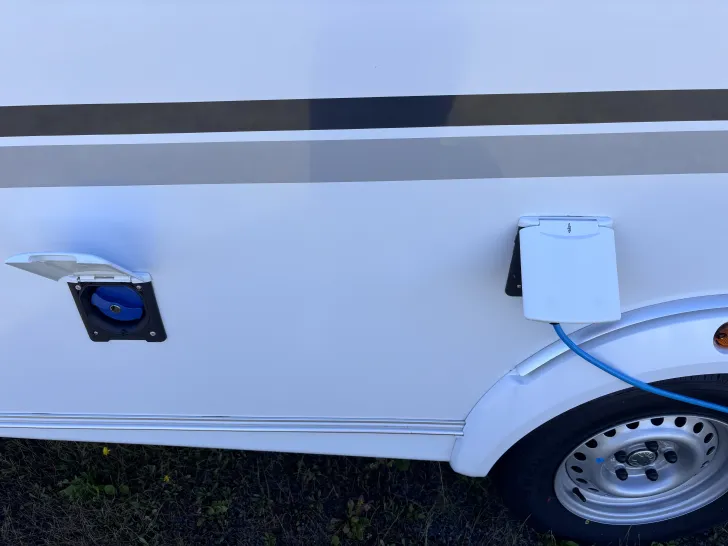 Fahrzeugbild Weinsberg CaraOne EDITION HOT 390 QD Alden SAT-Anlage #14