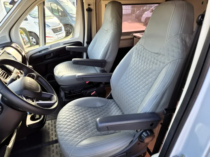 Fahrzeugbild Chausson Van Sport Line V697 *VeloSwing*Zusatzluftfedern* #10