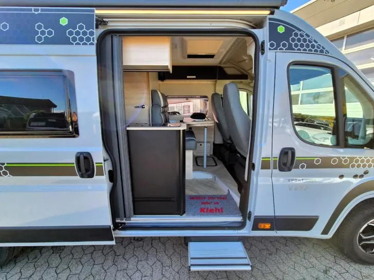 Fahrzeugbild Chausson Van Sport Line V697 *VeloSwing*Zusatzluftfedern* #15