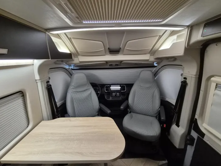 Fahrzeugbild Chausson Van Sport Line V697 *VeloSwing*Zusatzluftfedern* #19