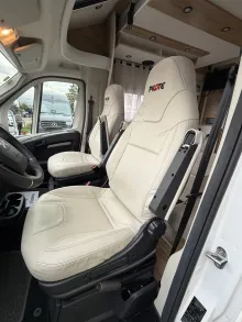 Fahrzeugbild Pilote Pacific P696D #14