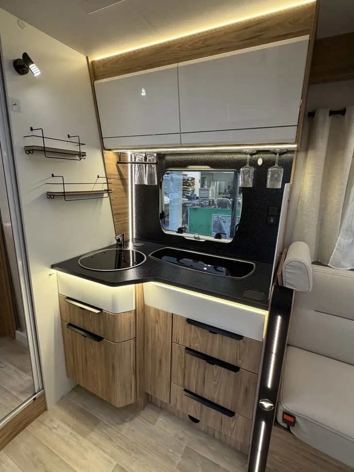 Fahrzeugbild Pilote Pacific P696D #36