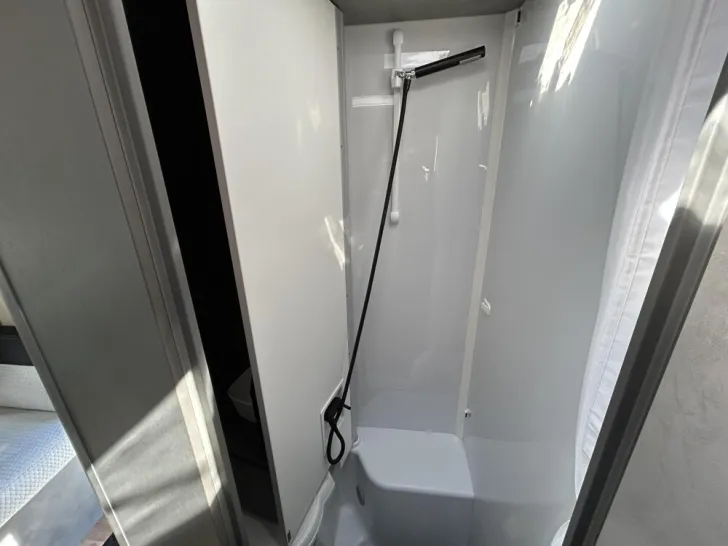 Fahrzeugbild Crosscamp EXPDN 7.0 E Peugeot #20