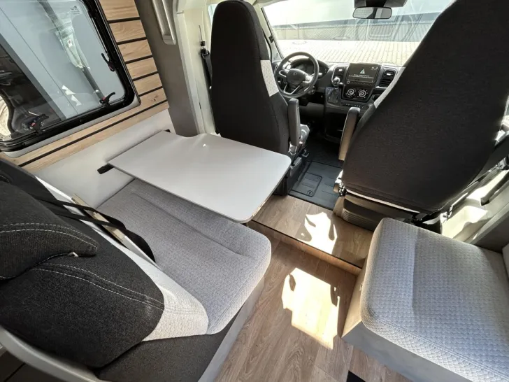 Fahrzeugbild Crosscamp EXPDN 7.0 E Peugeot #21