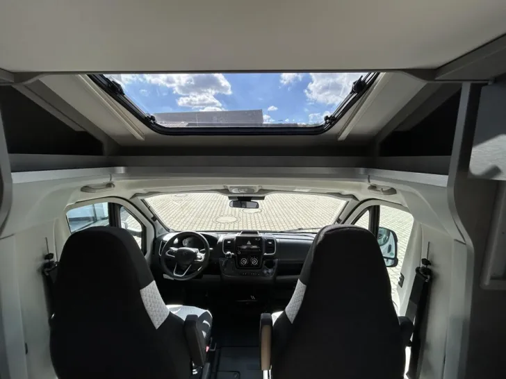 Fahrzeugbild Crosscamp EXPDN 7.0 E Peugeot #28