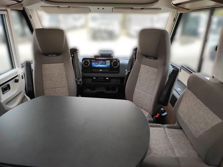 Fahrzeugbild Carthago C2-tourer I 143 KB LE comfort Mercedes #11