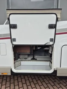 Fahrzeugbild Carthago chic c-line I 4.9 LE L Mercedes-TV-TecTower #6