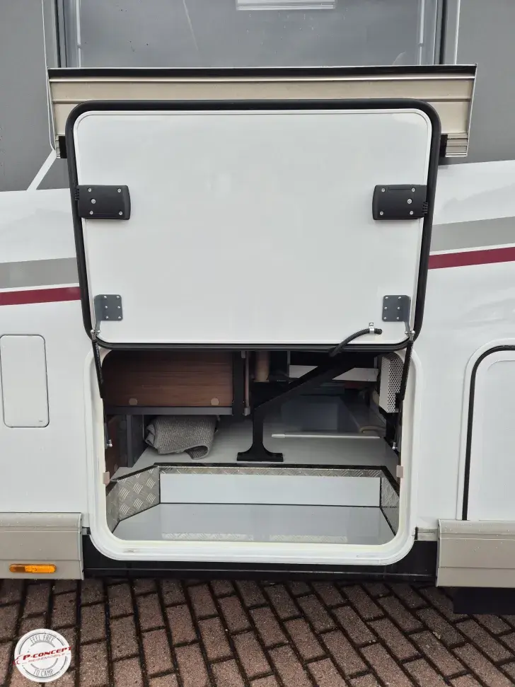 Fahrzeugbild Carthago chic c-line I 4.9 LE L Mercedes-TV-TecTower #6