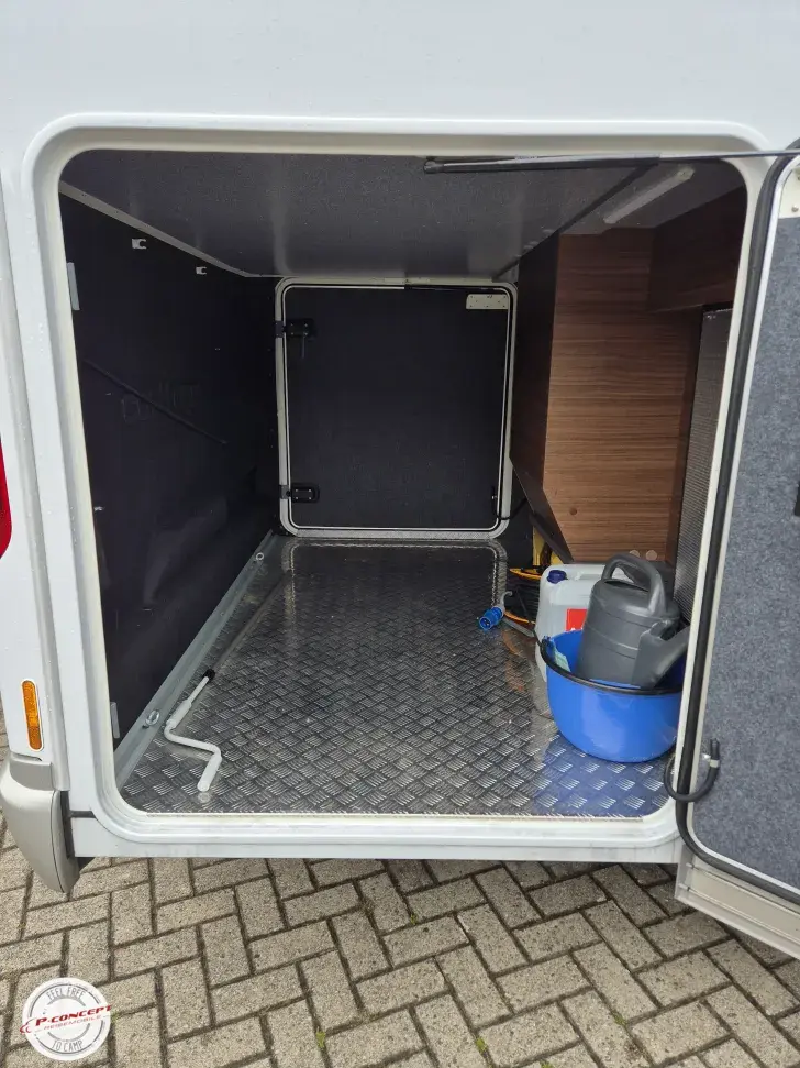 Fahrzeugbild Carthago chic c-line I 4.9 LE L Mercedes-TV-TecTower #9