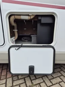 Fahrzeugbild Carthago chic c-line I 4.9 LE L Mercedes-TV-TecTower #11