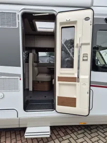 Fahrzeugbild Carthago chic c-line I 4.9 LE L Mercedes-TV-TecTower #12
