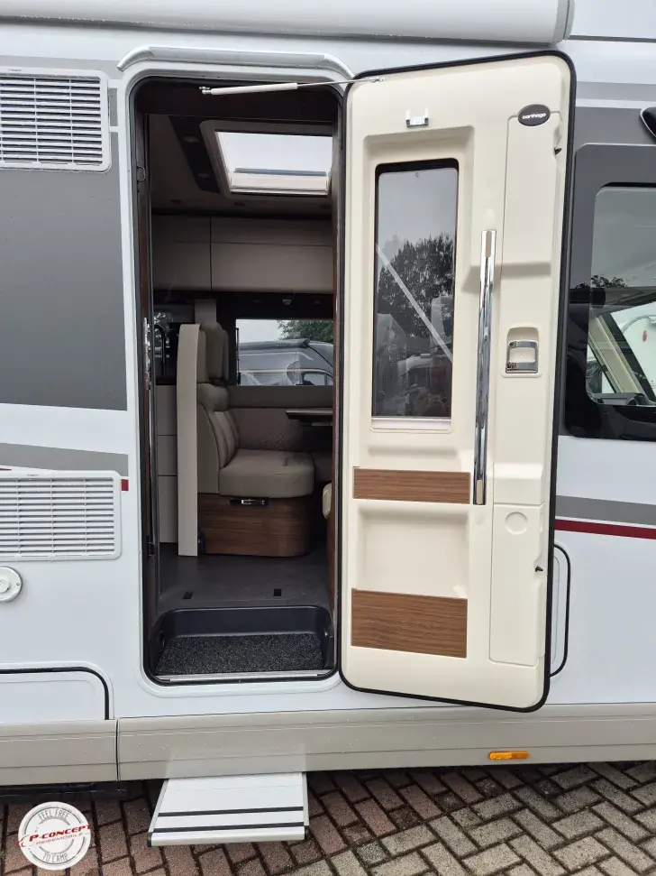 Fahrzeugbild Carthago chic c-line I 4.9 LE L Mercedes-TV-TecTower #12