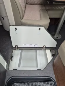 Fahrzeugbild Carthago chic c-line I 4.9 LE L Mercedes-TV-TecTower #13