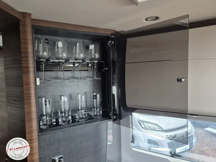 Fahrzeugbild Carthago chic c-line I 4.9 LE L Mercedes-TV-TecTower #19