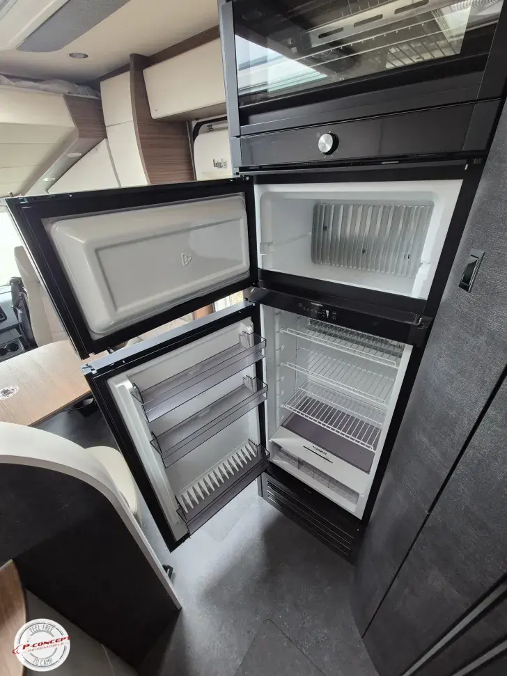 Fahrzeugbild Carthago chic c-line I 4.9 LE L Mercedes-TV-TecTower #23