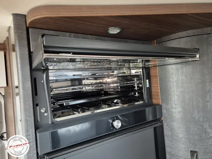 Fahrzeugbild Carthago chic c-line I 4.9 LE L Mercedes-TV-TecTower #24