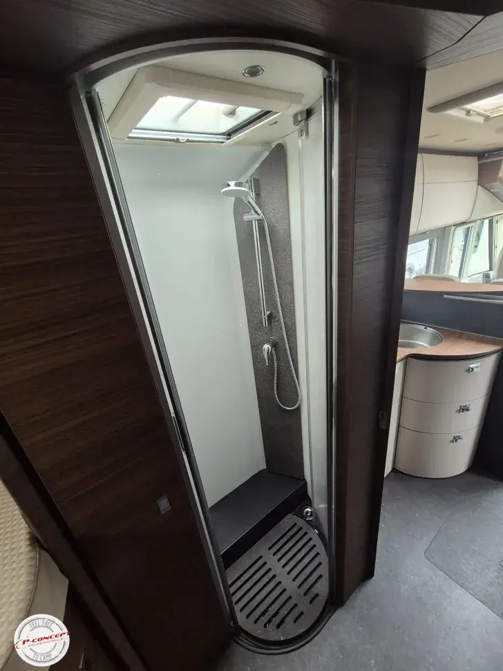 Fahrzeugbild Carthago chic c-line I 4.9 LE L Mercedes-TV-TecTower #26