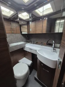 Fahrzeugbild Carthago chic c-line I 4.9 LE L Mercedes-TV-TecTower #28