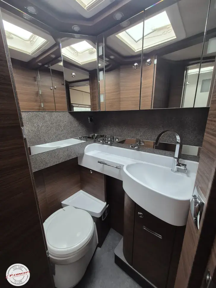Fahrzeugbild Carthago chic c-line I 4.9 LE L Mercedes-TV-TecTower #28