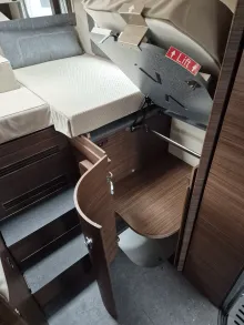 Fahrzeugbild Carthago chic c-line I 4.9 LE L Mercedes-TV-TecTower #31