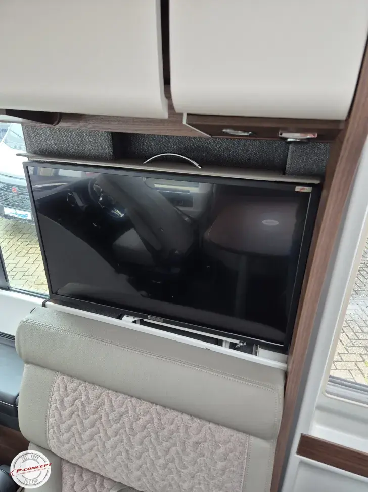 Fahrzeugbild Carthago chic c-line I 4.9 LE L Mercedes-TV-TecTower #37