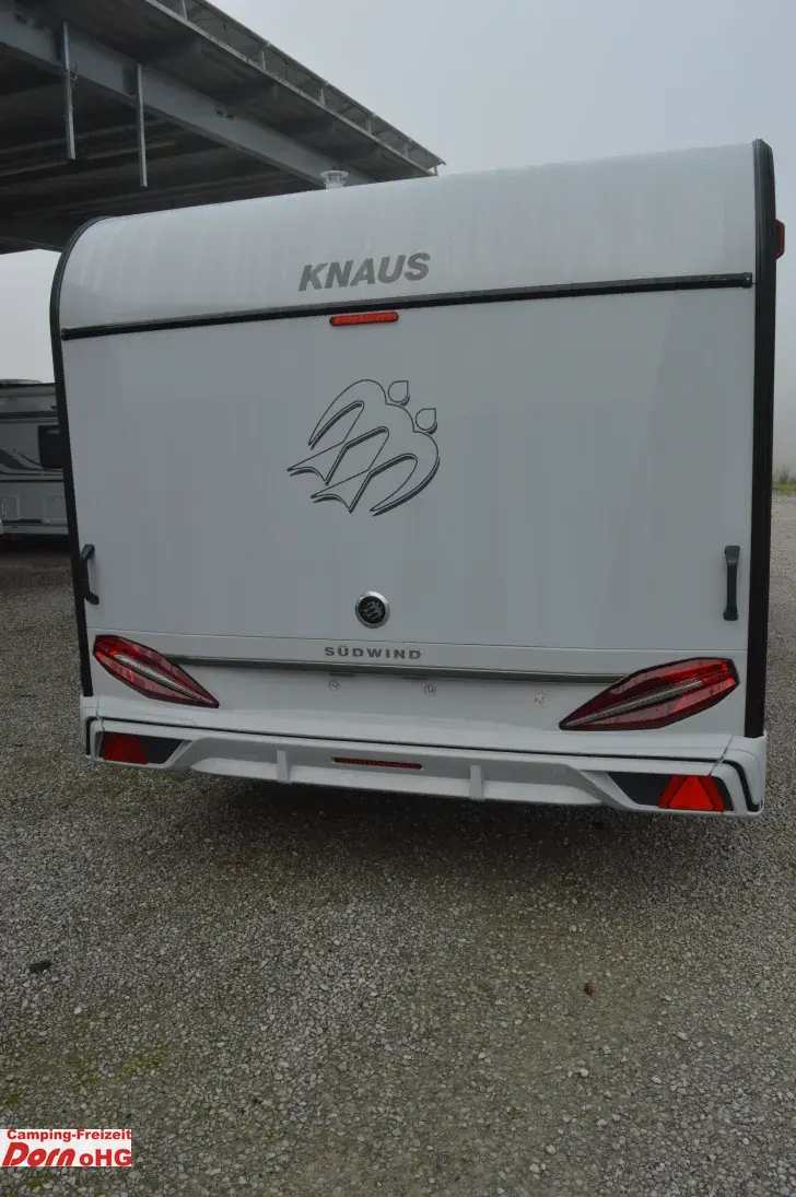 Fahrzeugbild Knaus Südwind 580 QS Black Selection Kühlschrank 177 Liter #3