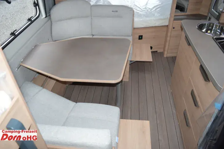 Fahrzeugbild Knaus Südwind 580 QS Black Selection Kühlschrank 177 Liter #15