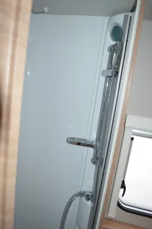 Fahrzeugbild Knaus Südwind 580 QS Black Selection Kühlschrank 177 Liter #22