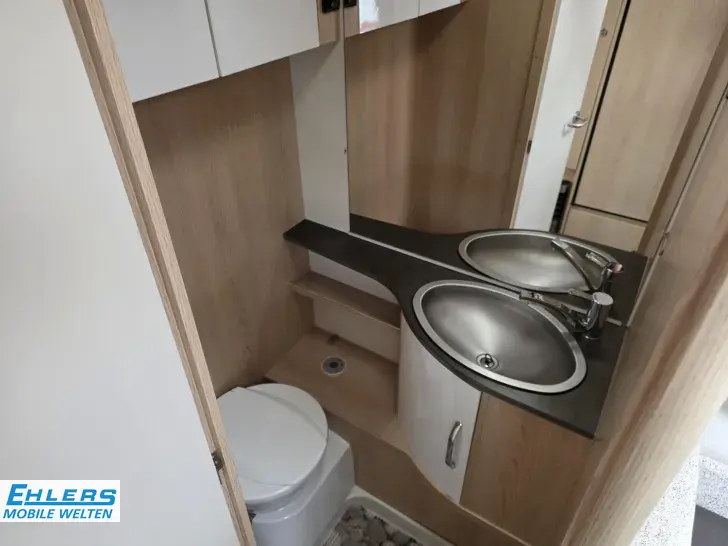 Fahrzeugbild Hymer Eriba Eriba Living 525 Stockbetten/Mover/Markise/TV/1700kg #23
