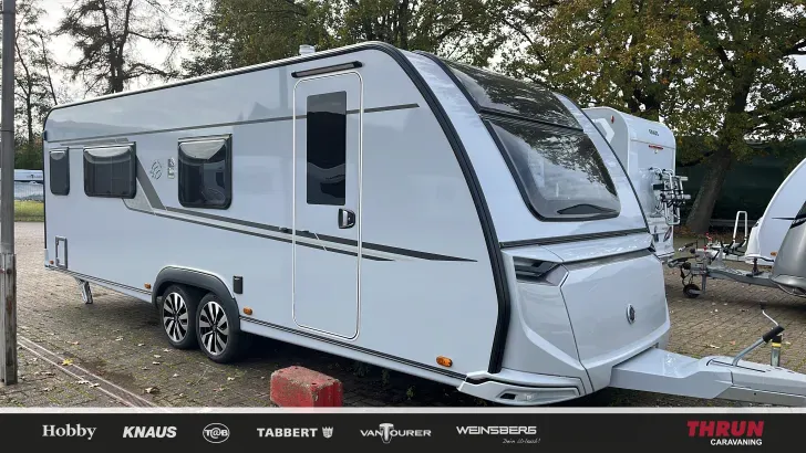 Schräg Vorne Knaus Südwind 650 PXB Black Selection *2027*DuoControl