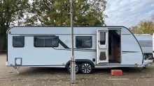 Seitlich Knaus Südwind 650 PXB Black Selection *2027*DuoControl